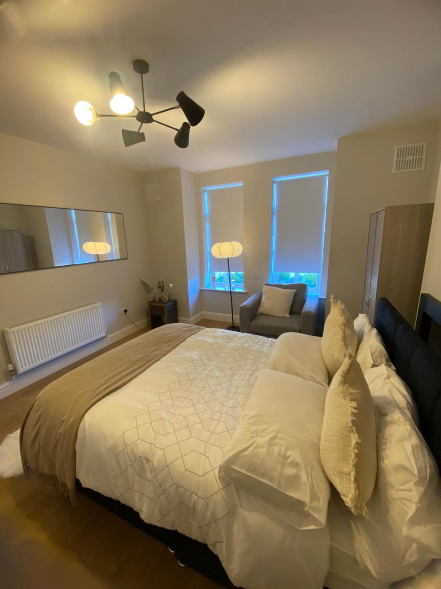 Extra Large Room In New House At Citywest Dublin Exterior foto